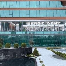 Slider image (2) Bergedent Esthetic Dentistry and Implantology